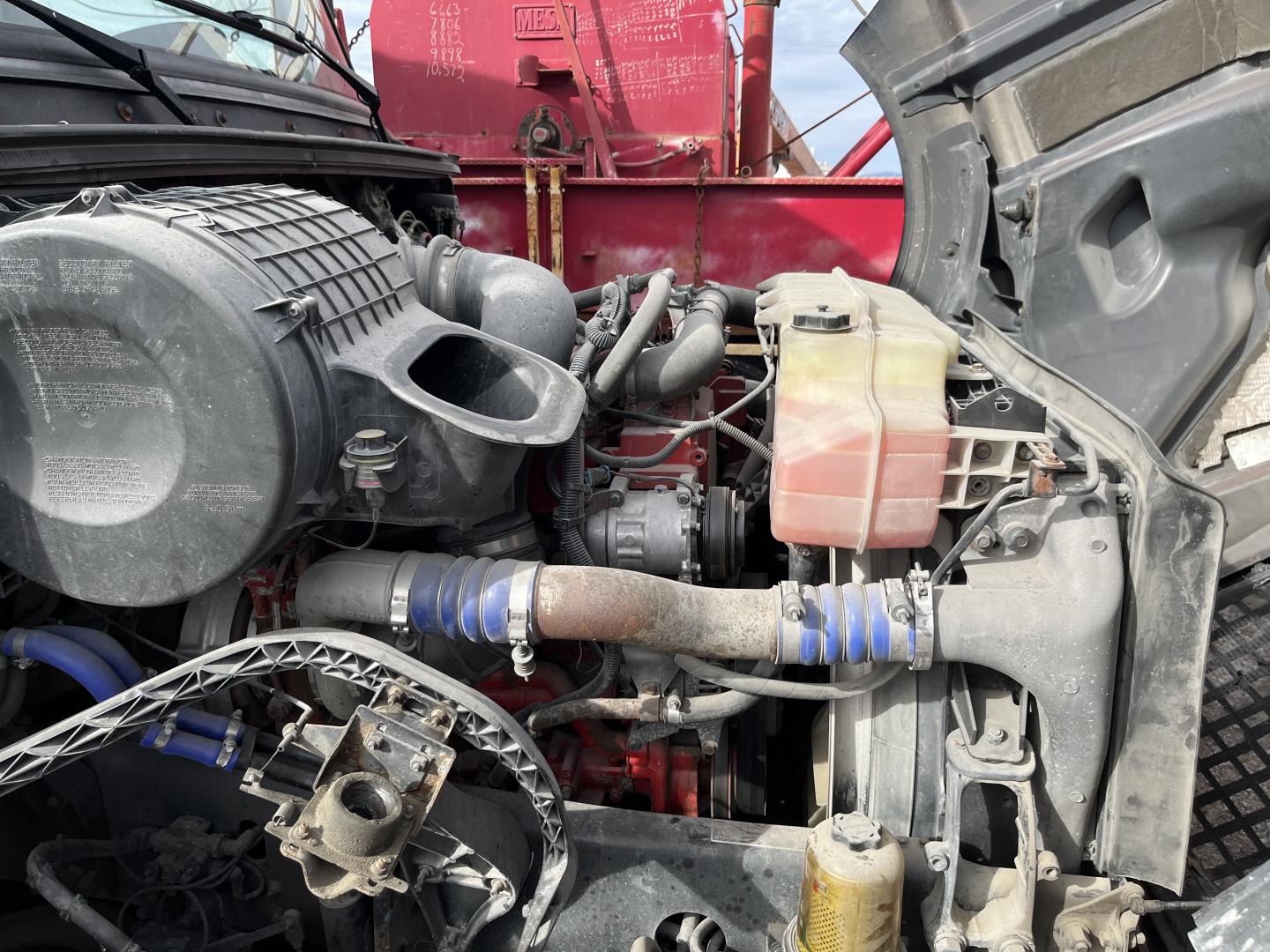 ./imagenes/INVOICE/2019/17172/TRACTOCAMION VOLVO VNL 6X4 (36).JPG